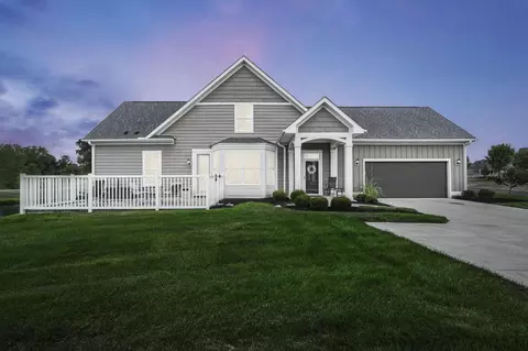 8268 Coppertop Ln, Lewis Center, OH 43035
