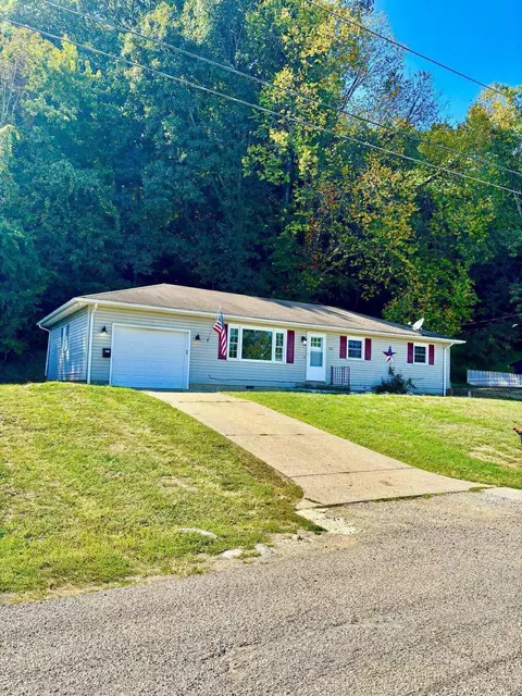 219 School St, Bremen, OH 43107