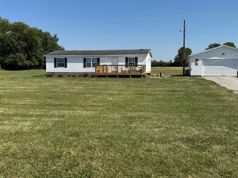 6800 White Oak Rd NE, Bloomingburg, OH 43106
