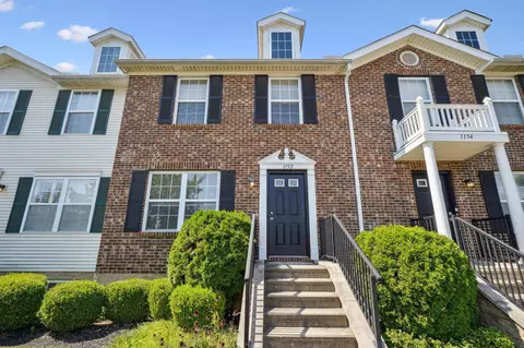 1152 Kinneton, Columbus, OH 43228