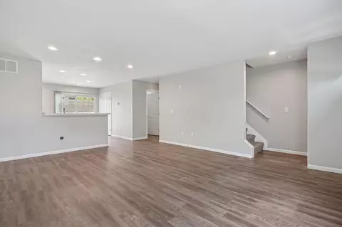 1152 Kinneton, Columbus, OH 43228