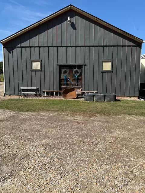 5546 Marietta Rd SW, Junction City, OH 43748