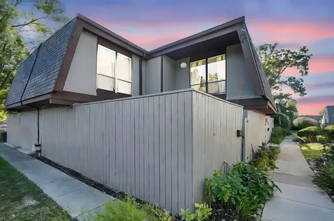 5495 Worthington Forest Pl E, Columbus, OH 43229