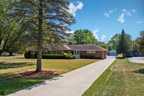 1213 E Cooke Rd, Columbus, OH 43224