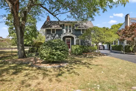 26 E Schreyer Pl, Columbus, OH 43214