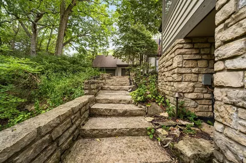 Exterior - 4340 Manor Ct E, Dublin, OH 43017 photo 7 of 27