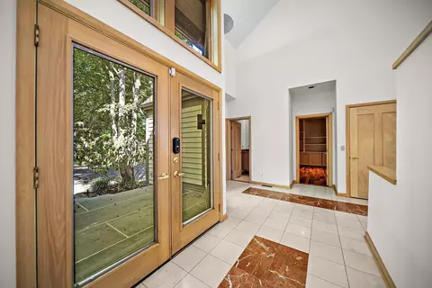 Entry Way - 4340 Manor Ct E, Dublin, OH 43017 photo 1 of 6