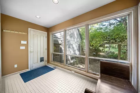 Entry Way - 4340 Manor Ct E, Dublin, OH 43017 photo 6 of 6