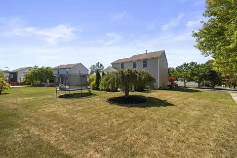 Exterior - 101 Ruby Red Ln, Delaware, OH 43015 photo 11 of 13