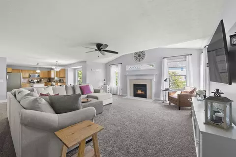 Living - 101 Ruby Red Ln, Delaware, OH 43015 photo 1 of 2