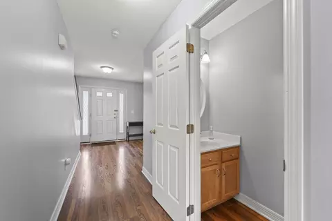 Entry Way - 101 Ruby Red Ln, Delaware, OH 43015 photo 2 of 5