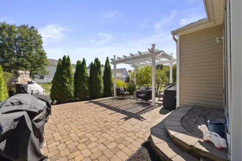 Exterior - 101 Ruby Red Ln, Delaware, OH 43015 photo 6 of 13