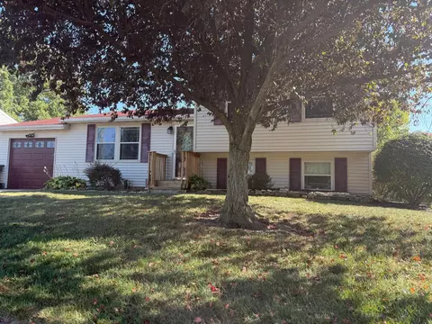 8747 Crestwater Dr, Galloway, OH 43119