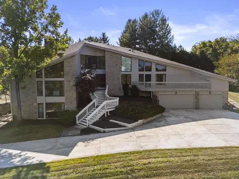 1380 Abbotsford Green Dr, Powell, OH 43065