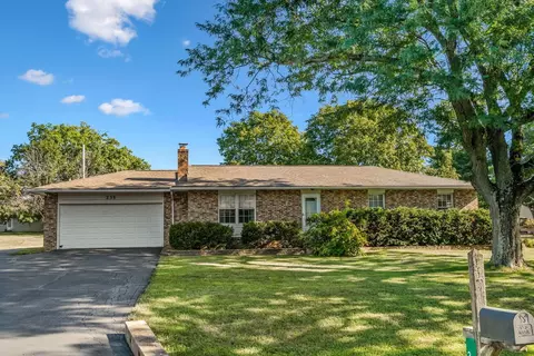 235 Conner Ln, Lewis Center, OH 43035
