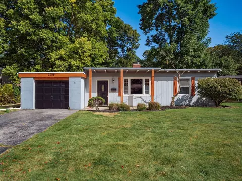 2458 Edgevale Rd, Columbus, OH 43221