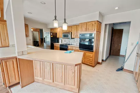 Kitchen - 7247 Ludwig Dresback Rd, Circleville, OH 43113 photo 2 of 9