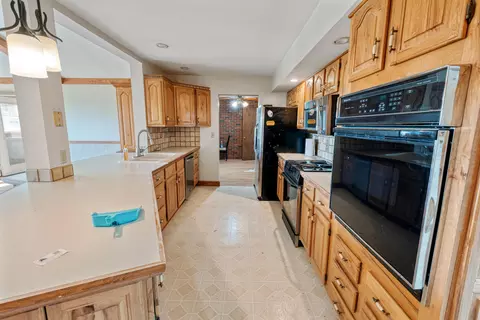 Kitchen - 7247 Ludwig Dresback Rd, Circleville, OH 43113 photo 3 of 9