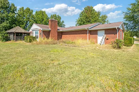 Exterior - 7247 Ludwig Dresback Rd, Circleville, OH 43113 photo 10 of 24