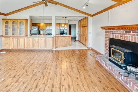 Living - 7247 Ludwig Dresback Rd, Circleville, OH 43113 photo 6 of 7