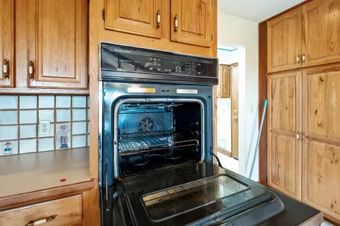 Kitchen - 7247 Ludwig Dresback Rd, Circleville, OH 43113 photo 8 of 9