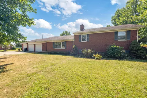 Exterior - 7247 Ludwig Dresback Rd, Circleville, OH 43113 photo 5 of 24