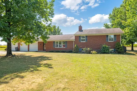 Exterior - 7247 Ludwig Dresback Rd, Circleville, OH 43113 photo 4 of 24