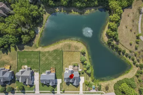 10500 Wallingsford Cir, Centerville, OH 45458