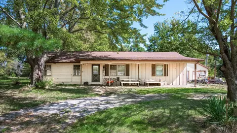 10499 Hazelton Etna Rd SW, Pataskala, OH 43062