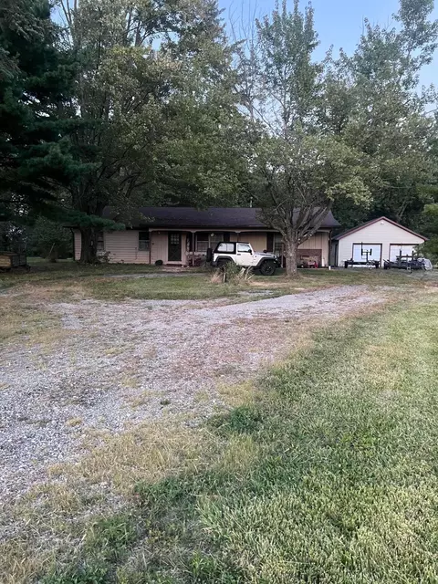 10499 Hazelton Etna Rd SW, Pataskala, OH 43062