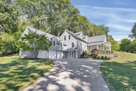 343 Glyn Tawel Dr, Granville, OH 43023