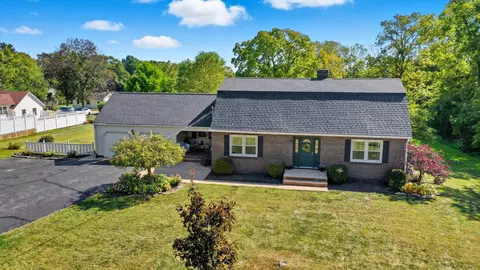 144 S Bird Rd, Springfield, OH 45505 photo 2