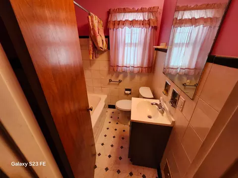 Bath - 828 Ruby Ave, Columbus, OH 43227 photo 2 of 2