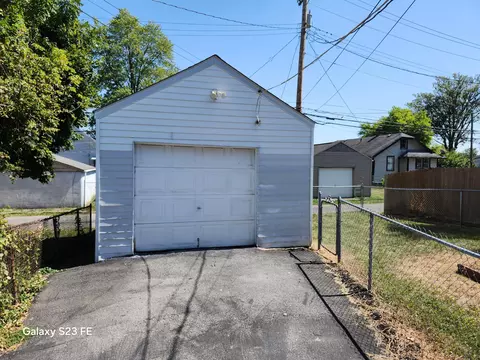 Exterior - 828 Ruby Ave, Columbus, OH 43227 photo 3 of 3