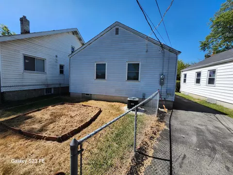 Exterior - 828 Ruby Ave, Columbus, OH 43227 photo 2 of 3