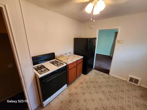 Kitchen - 828 Ruby Ave, Columbus, OH 43227 photo 1 of 2