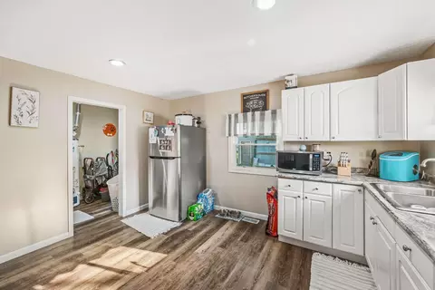 Kitchen - 921 Adams St, Marion, OH 43302 photo 2 of 2