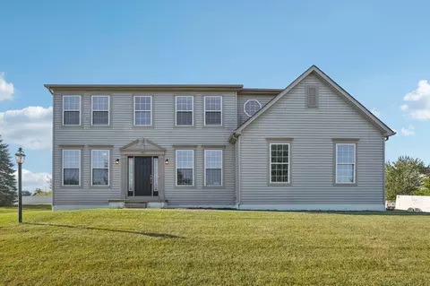 101 Stirling Way, Pataskala, OH 43062
