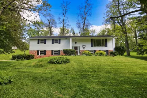 11810 Woodview Ln, Fredericktown, OH 43019