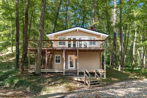 93 Aztec Ln, Sugar Grove, OH 43155