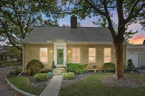 2539 Swan Dr, Grove City, OH 43123