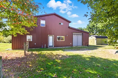 18245 Waterford Rd, Fredericktown, OH 43019