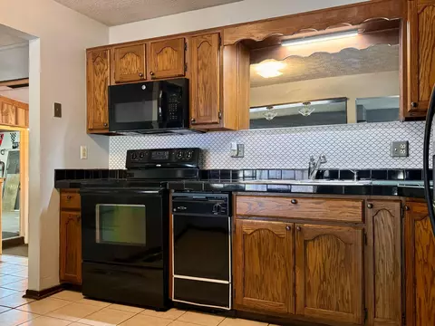 5125 Upton Rd N, Columbus, OH 43232 photo 12