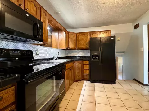 5125 Upton Rd N, Columbus, OH 43232 photo 11