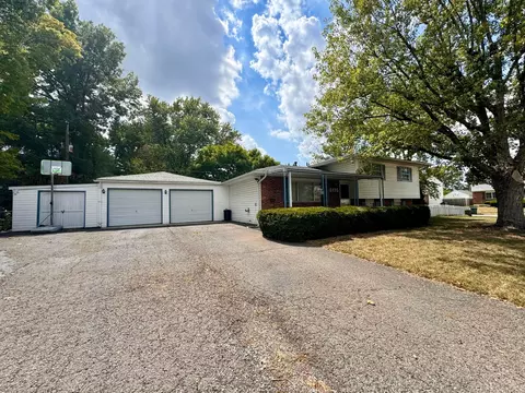 5125 Upton Rd N, Columbus, OH 43232 photo 2