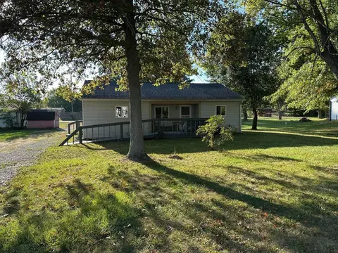 212 Ohio Ave SW, Pataskala, OH 43062