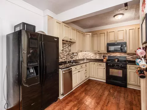 Kitchen - 41 Bernard Ave, Delaware, OH 43015 photo 3 of 5