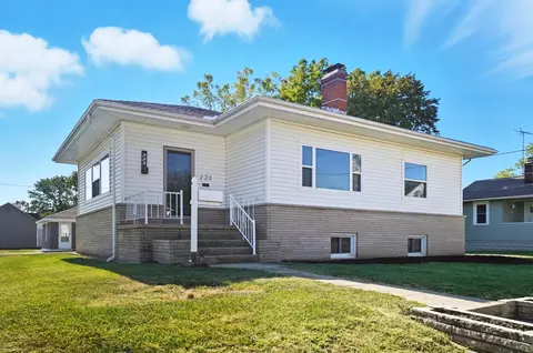 223 W Main St, Mount Sterling, OH 43143