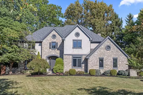 7025 Perry Pl, Worthington, OH 43085