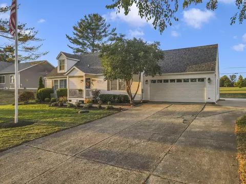 Exterior - 541 Lakeshore Dr E, Hebron, OH 43025 photo 3 of 20